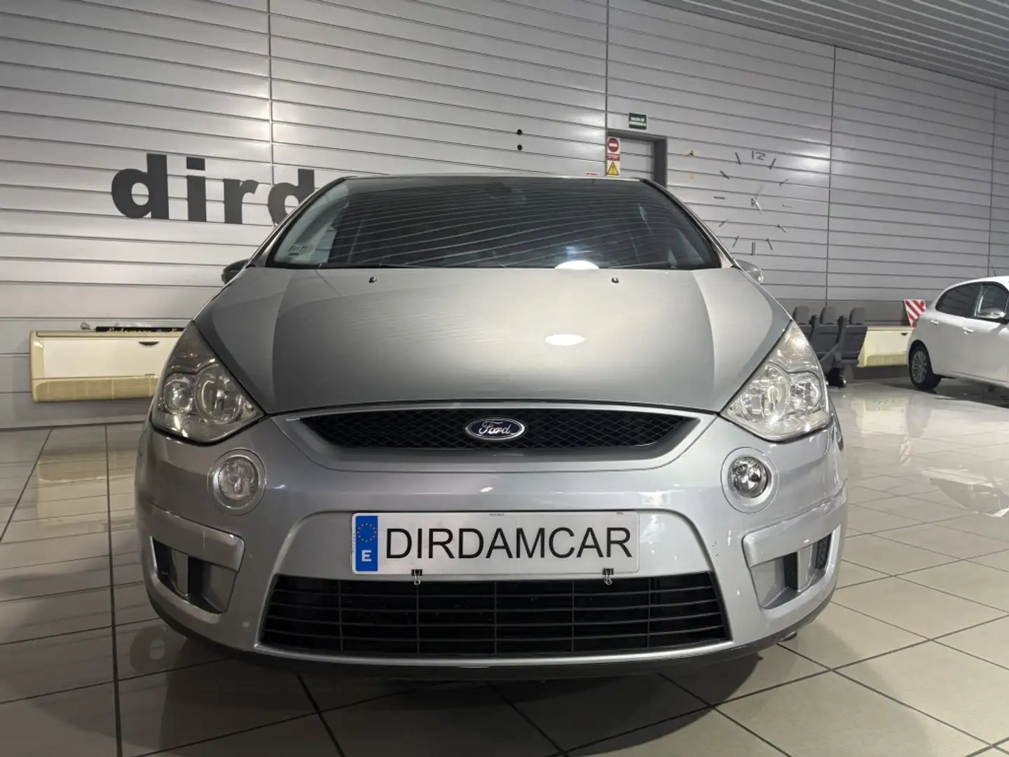 Ford S-Max 2.0TDCi Titanium Silber - 2