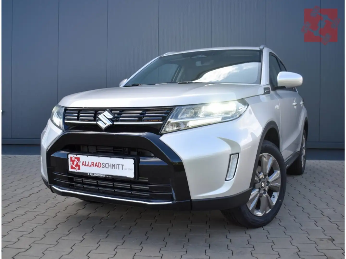 Suzuki Vitara Comfort 1.4l Hybrid Navi LED ACC Apple Silber - 1