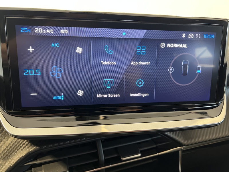 Peugeot e-2008 EV Allure Avantage 54 kWh | Android/Apple Carplay — photo 23