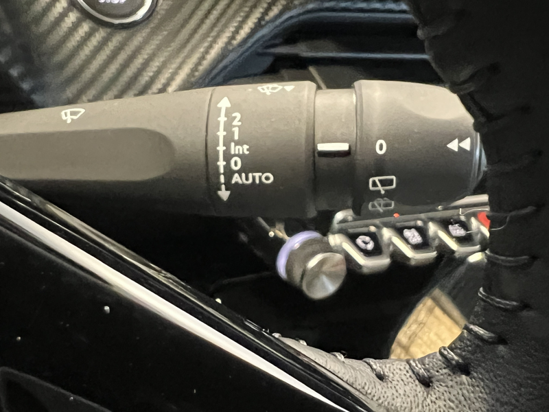 Peugeot e-2008 EV Allure Avantage 54 kWh | Android/Apple Carplay — photo 26