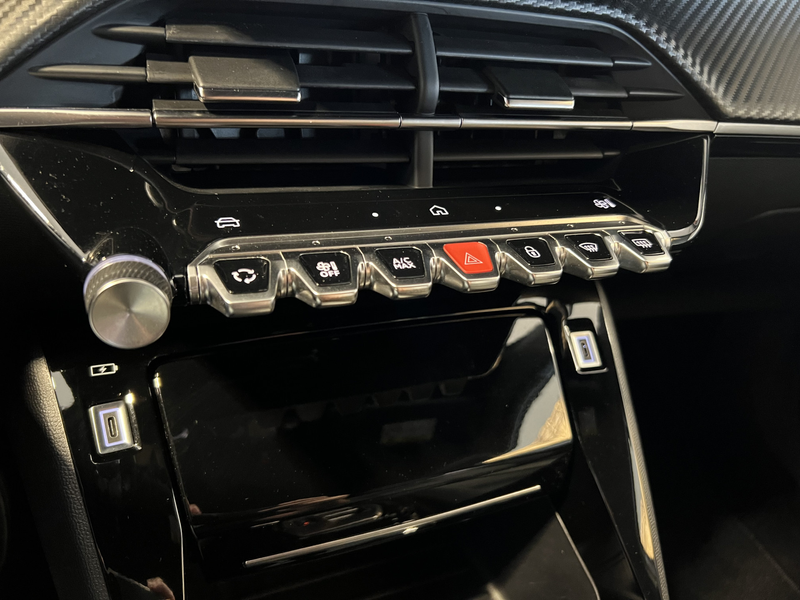 Peugeot e-2008 EV Allure Avantage 54 kWh | Android/Apple Carplay — photo 17
