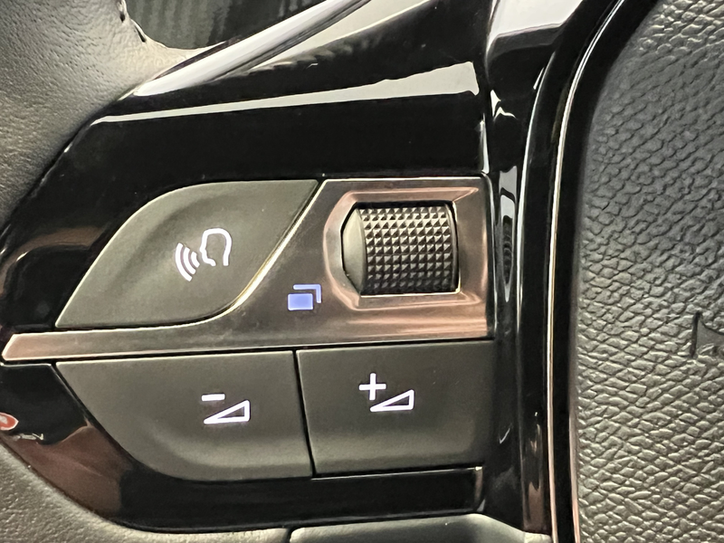 Peugeot e-2008 EV Allure Avantage 54 kWh | Android/Apple Carplay — photo 27