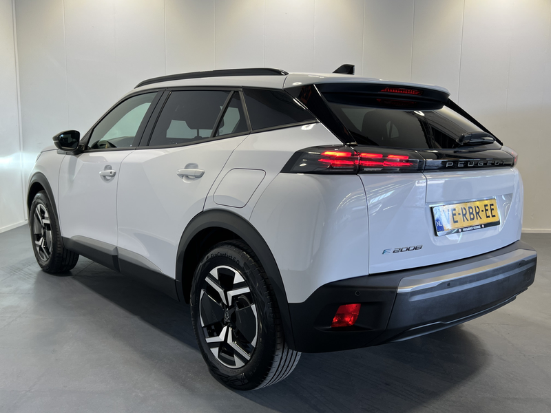 Peugeot e-2008 EV Allure Avantage 54 kWh | Android/Apple Carplay — photo 37