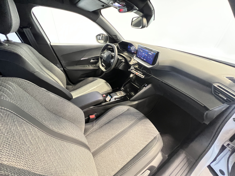 Peugeot e-2008 EV Allure Avantage 54 kWh | Android/Apple Carplay — photo 33