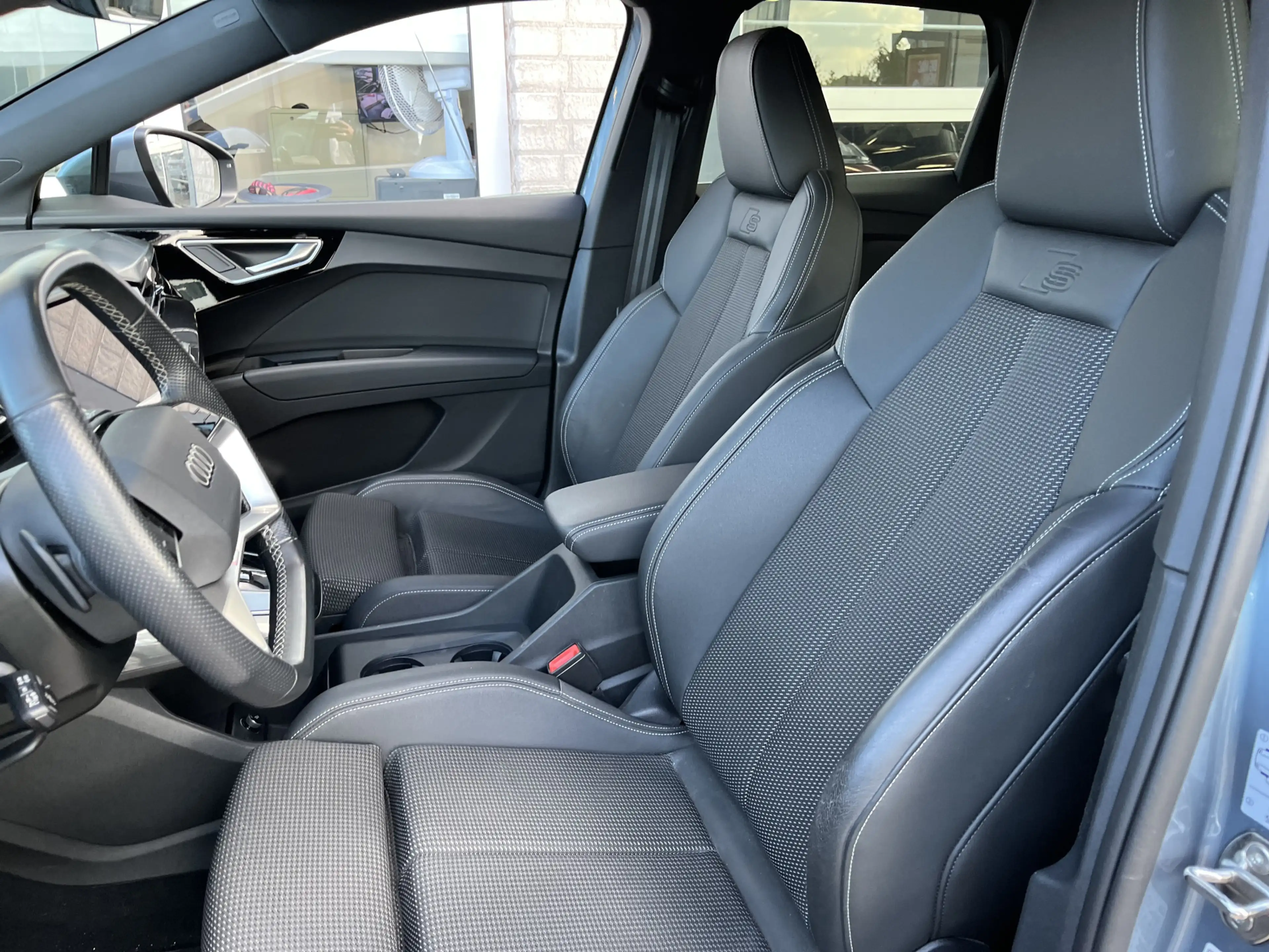 Audi Q4 e-tron 40 S edition 77 kWh / SOH 93%/ AUTOMAAT/ ACC/ SMAR — photo 7
