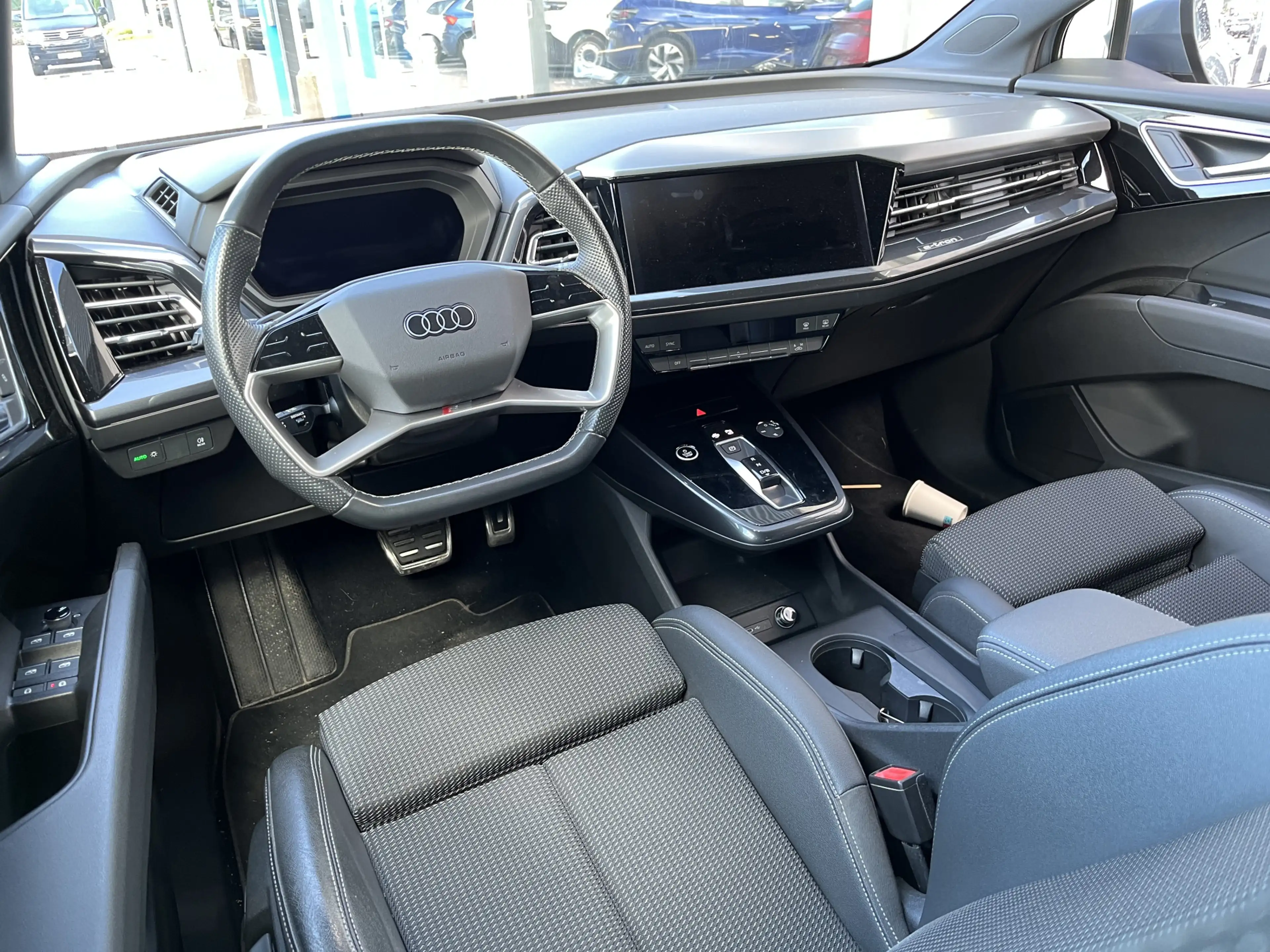 Audi Q4 e-tron 40 S edition 77 kWh / SOH 93%/ AUTOMAAT/ ACC/ SMAR — photo 8