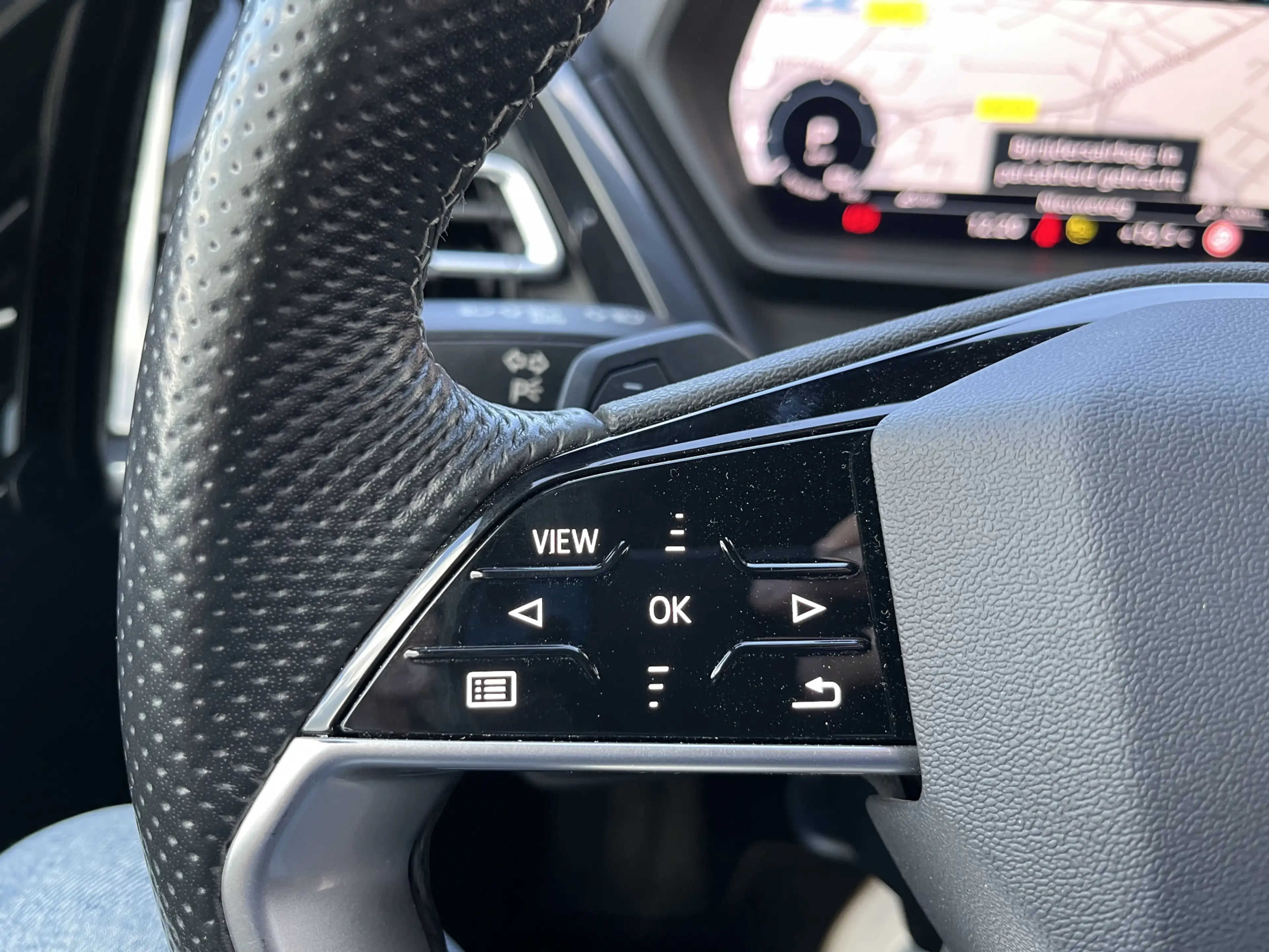 Audi Q4 e-tron 40 S edition 77 kWh / SOH 93%/ AUTOMAAT/ ACC/ SMAR — photo 14