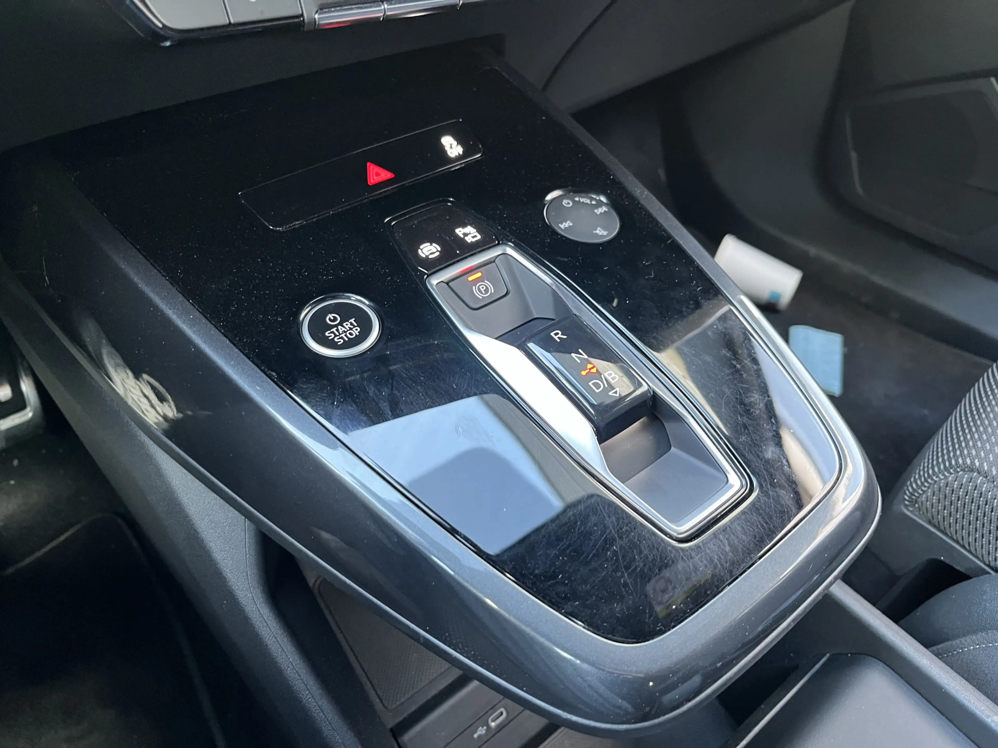 Audi Q4 e-tron 40 S edition 77 kWh / SOH 93%/ AUTOMAAT/ ACC/ SMAR — photo 9