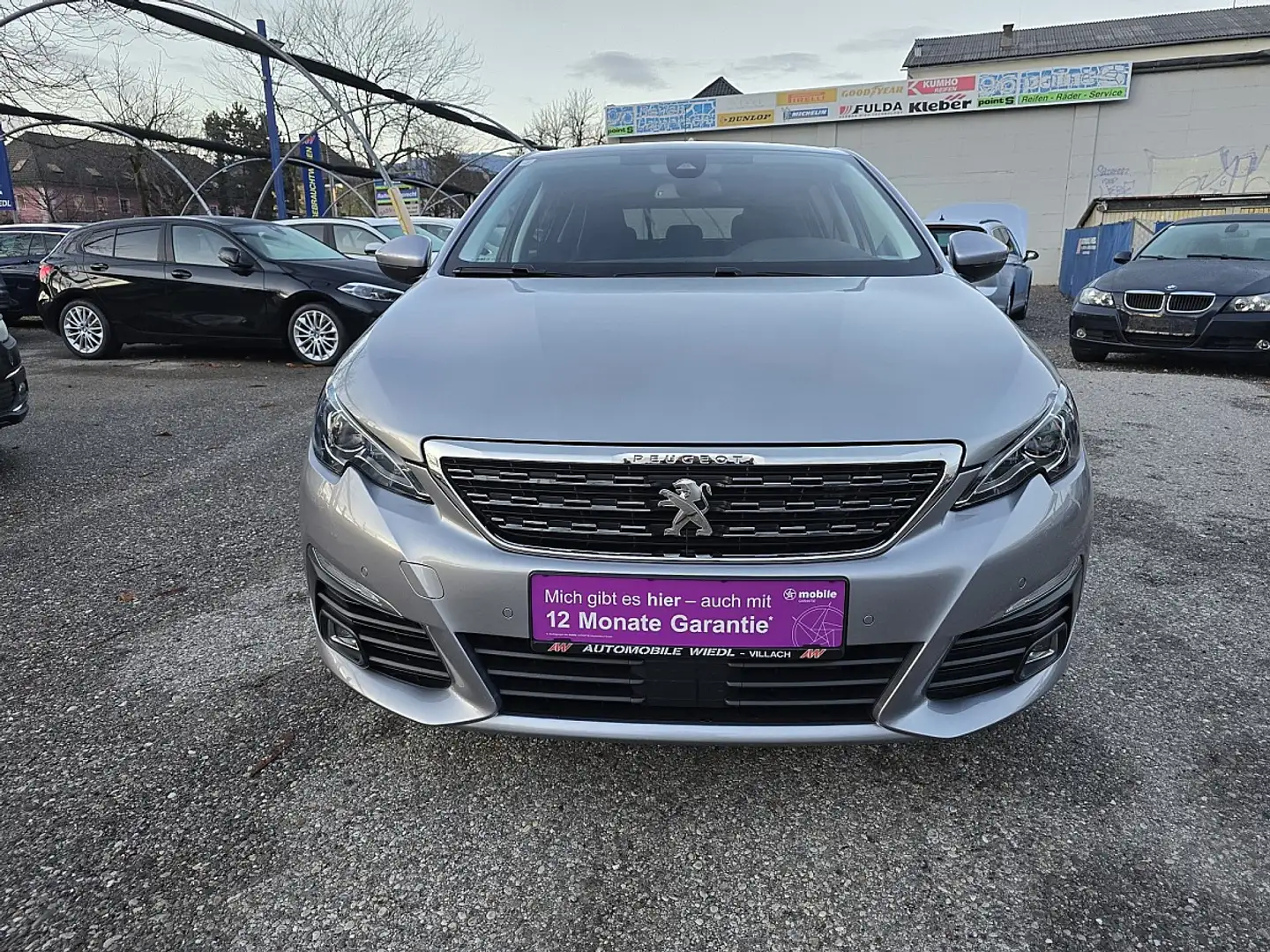 Peugeot 308 1,5 BlueHDI 130 Tech Edition  *SPORTPAKET* Grau - 2