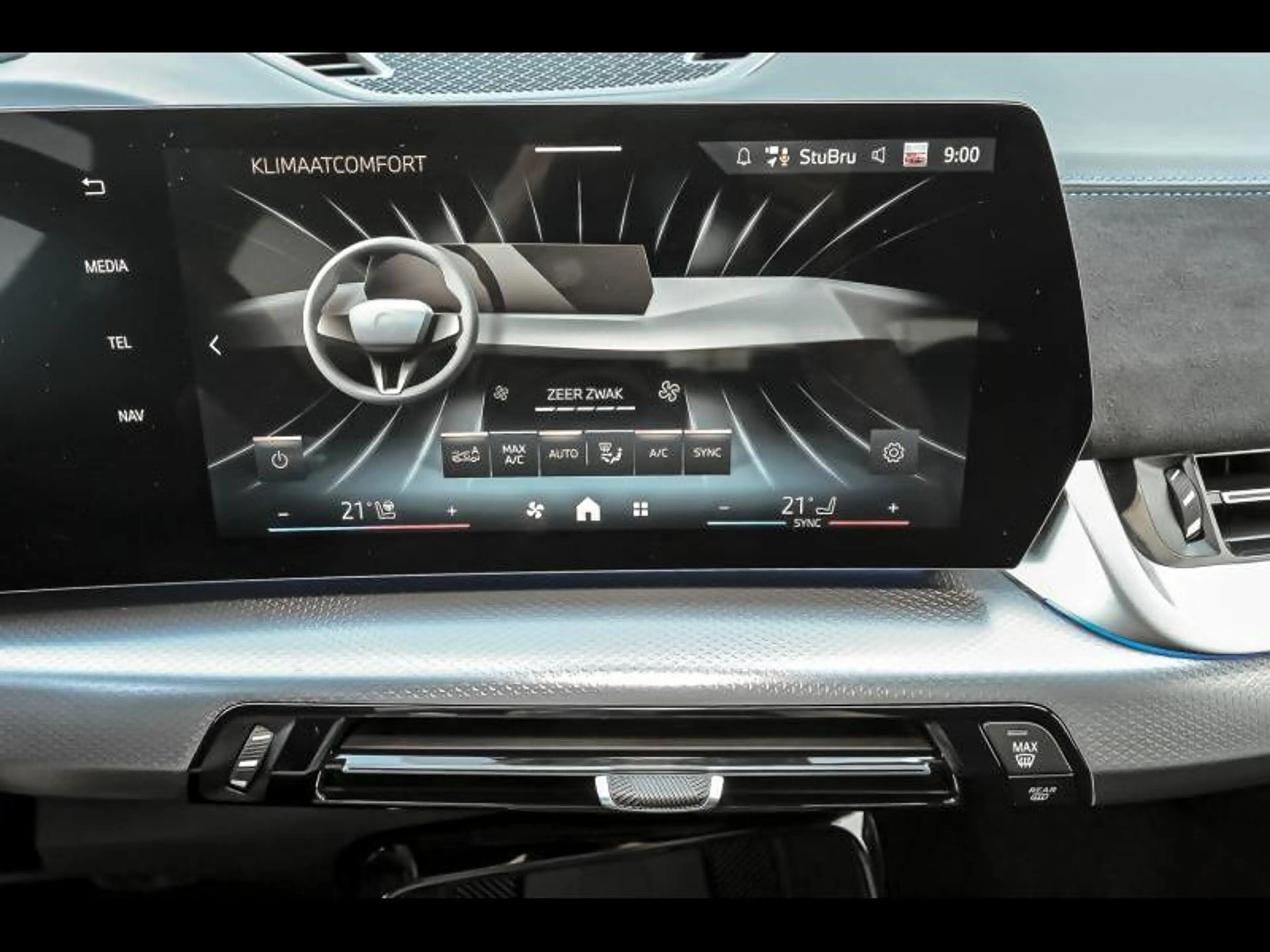BMW iX2 30 — photo 12