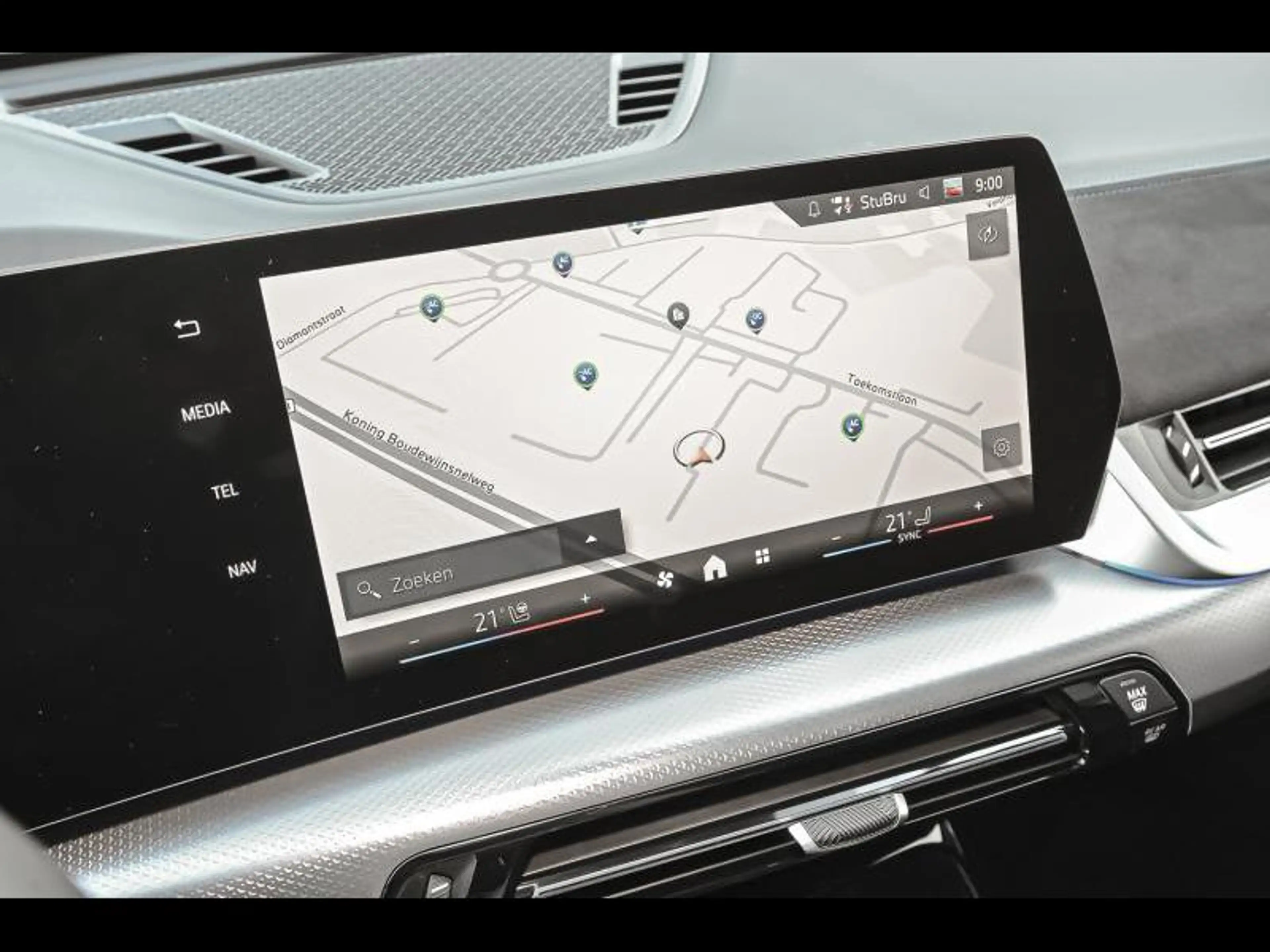 BMW iX2 30 — photo 14