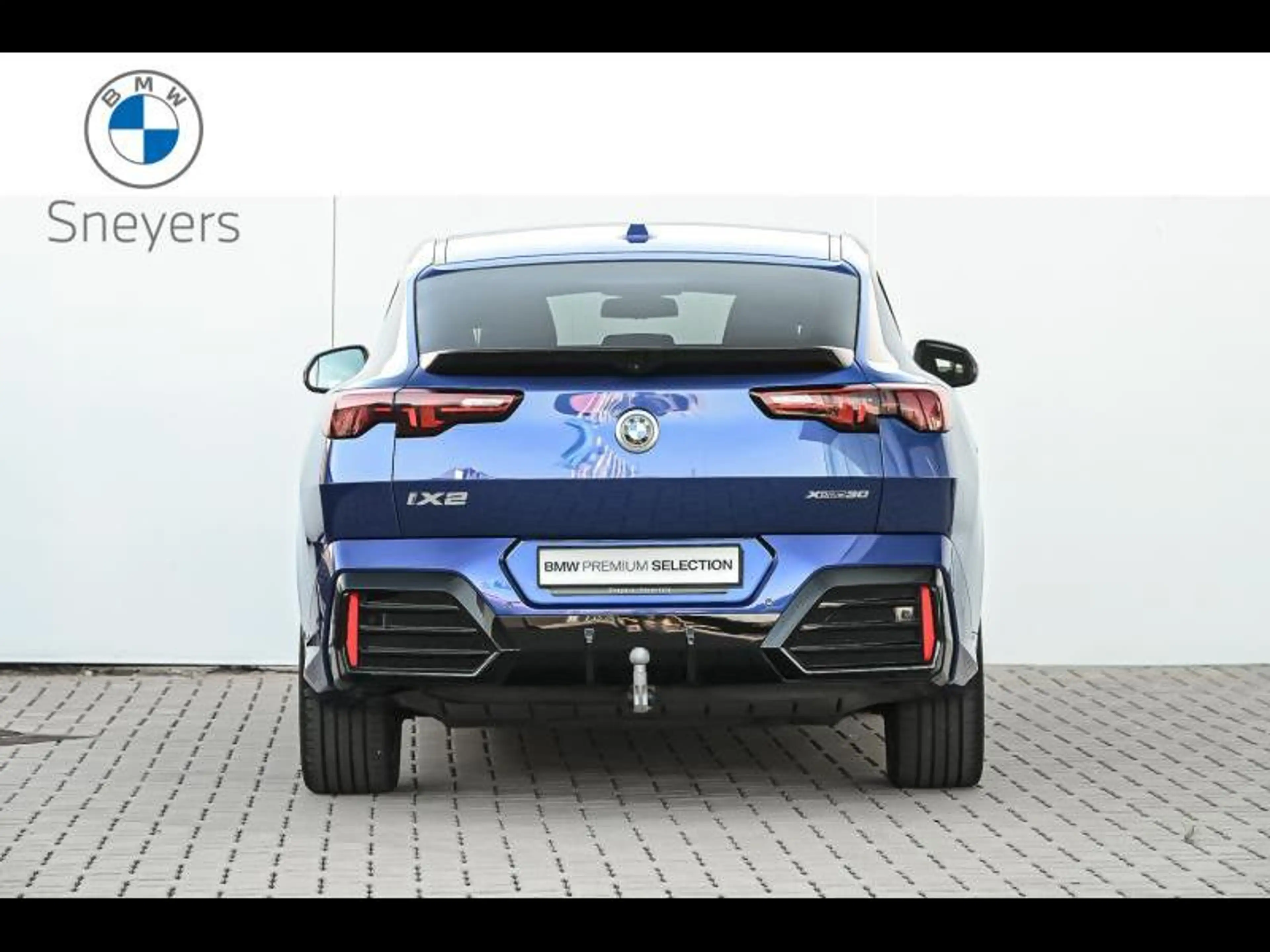 BMW iX2 30 — photo 4