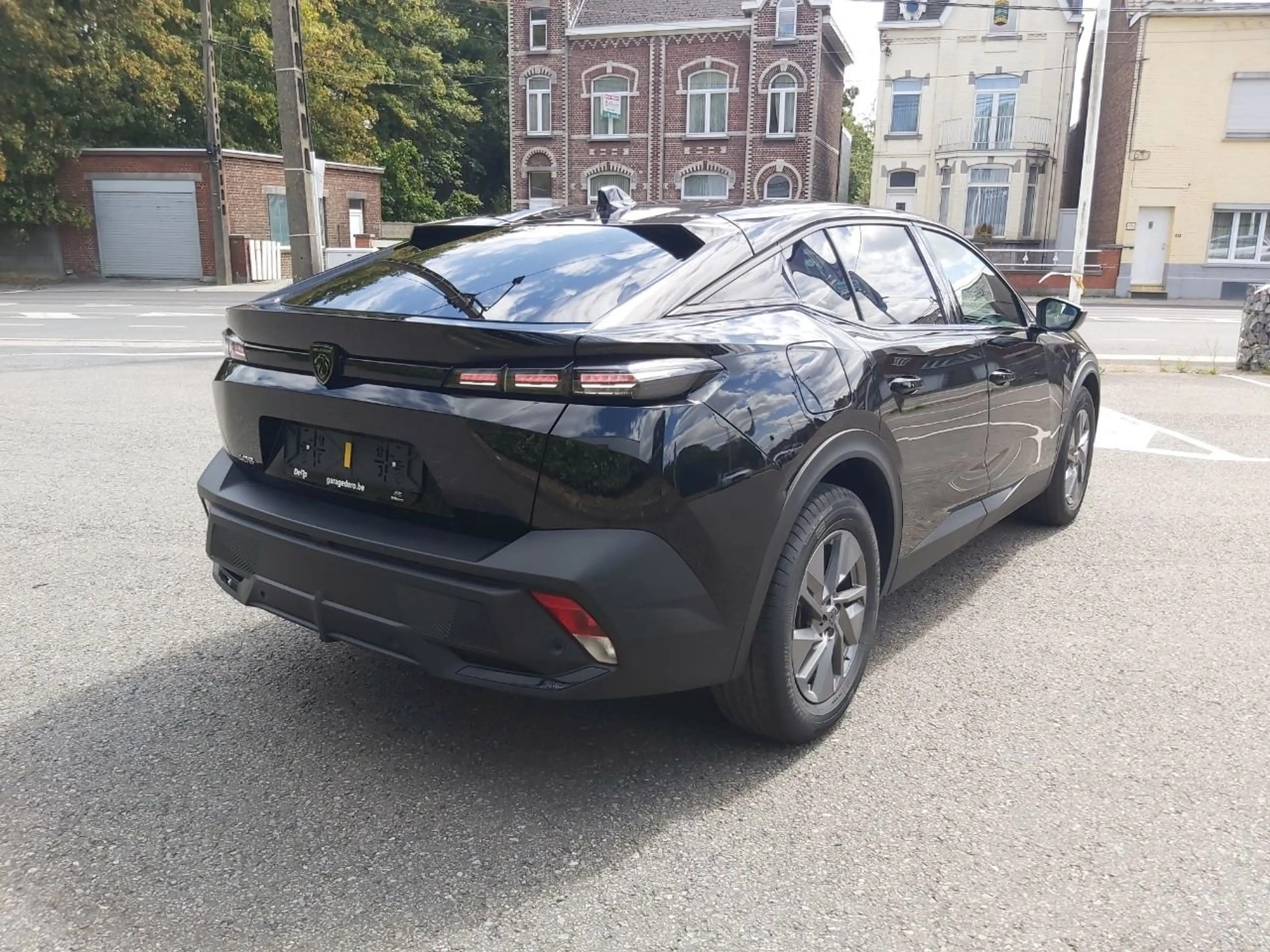 Peugeot 408 GT HYBRID 145 BOITE AUTOMATIQUE — photo 2