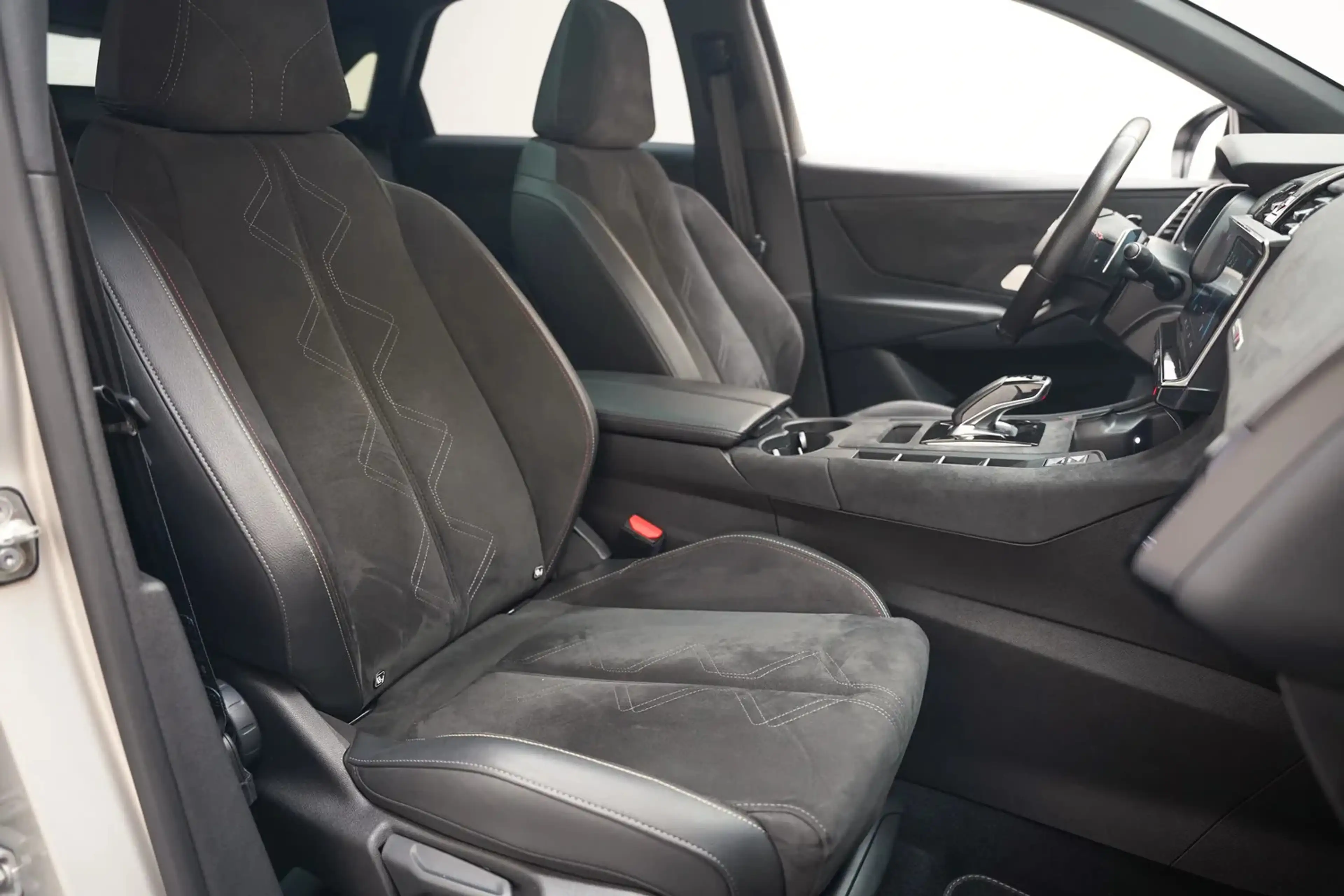 DS Automobiles DS 7 Crossback E-Tense Performance Line Aut. [ Panoramadak Camera — photo 15