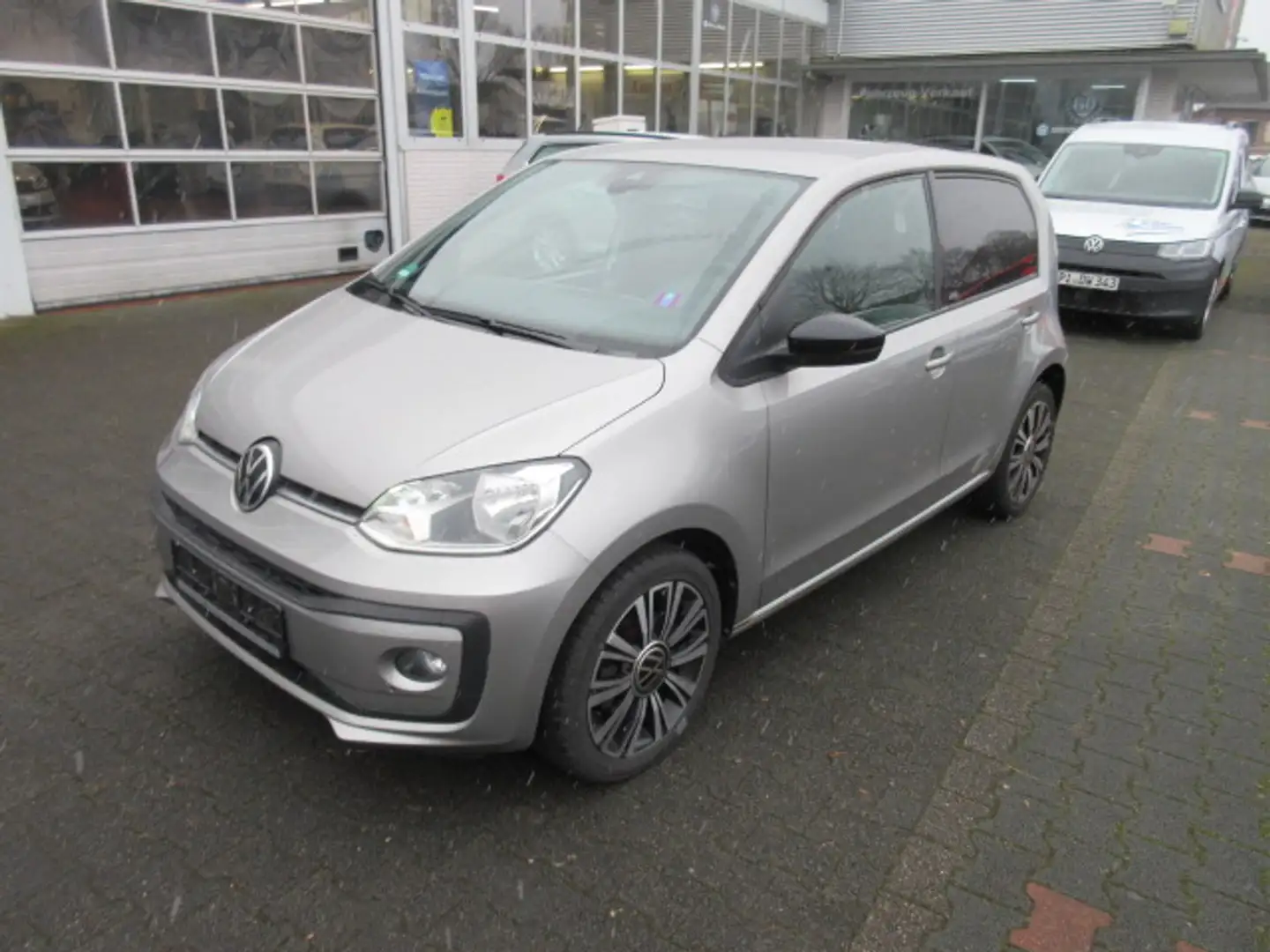 Volkswagen up! ACTIVE 1.0 NAVIV. KAMERA ALU APS SITZHZG KLIMA GRA Silber - 1