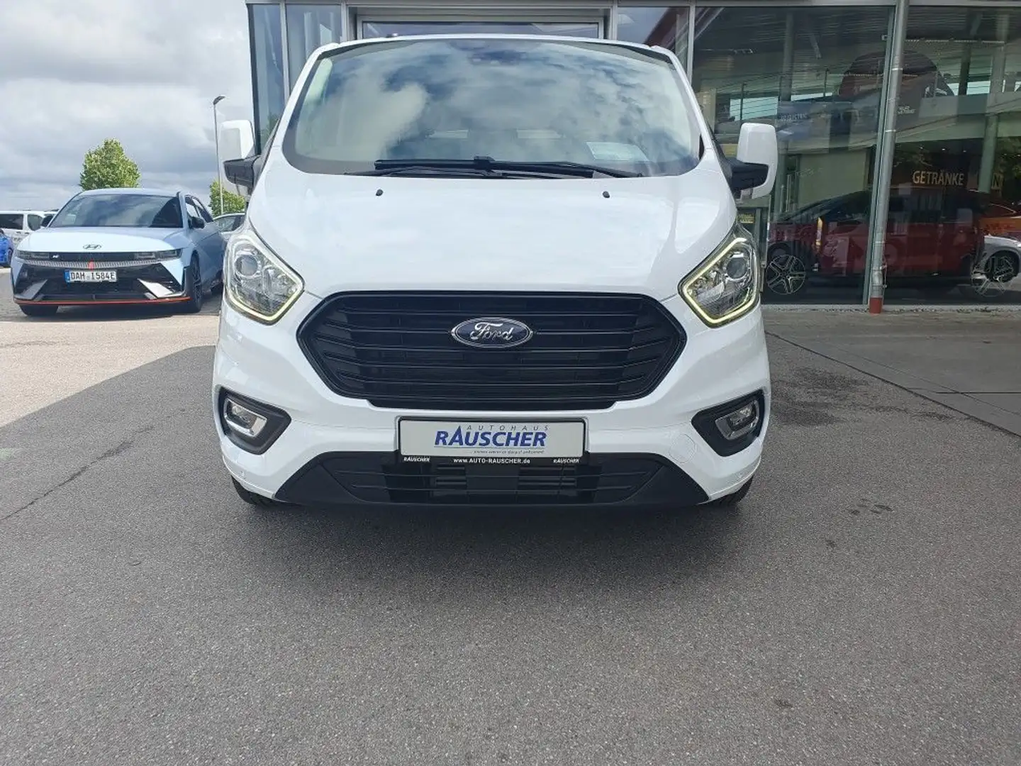 Ford Tourneo Custom 310 L1H1 VA Autm. Titanium Weiß - 2