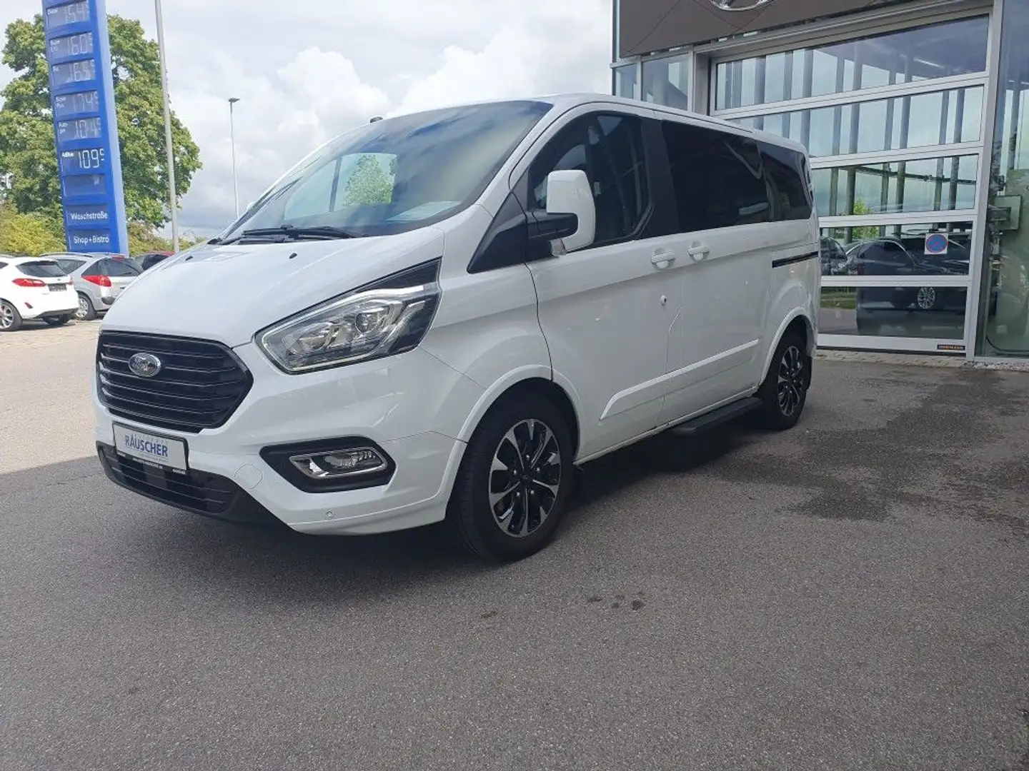 Ford Tourneo Custom 310 L1H1 VA Autm. Titanium Weiß - 1