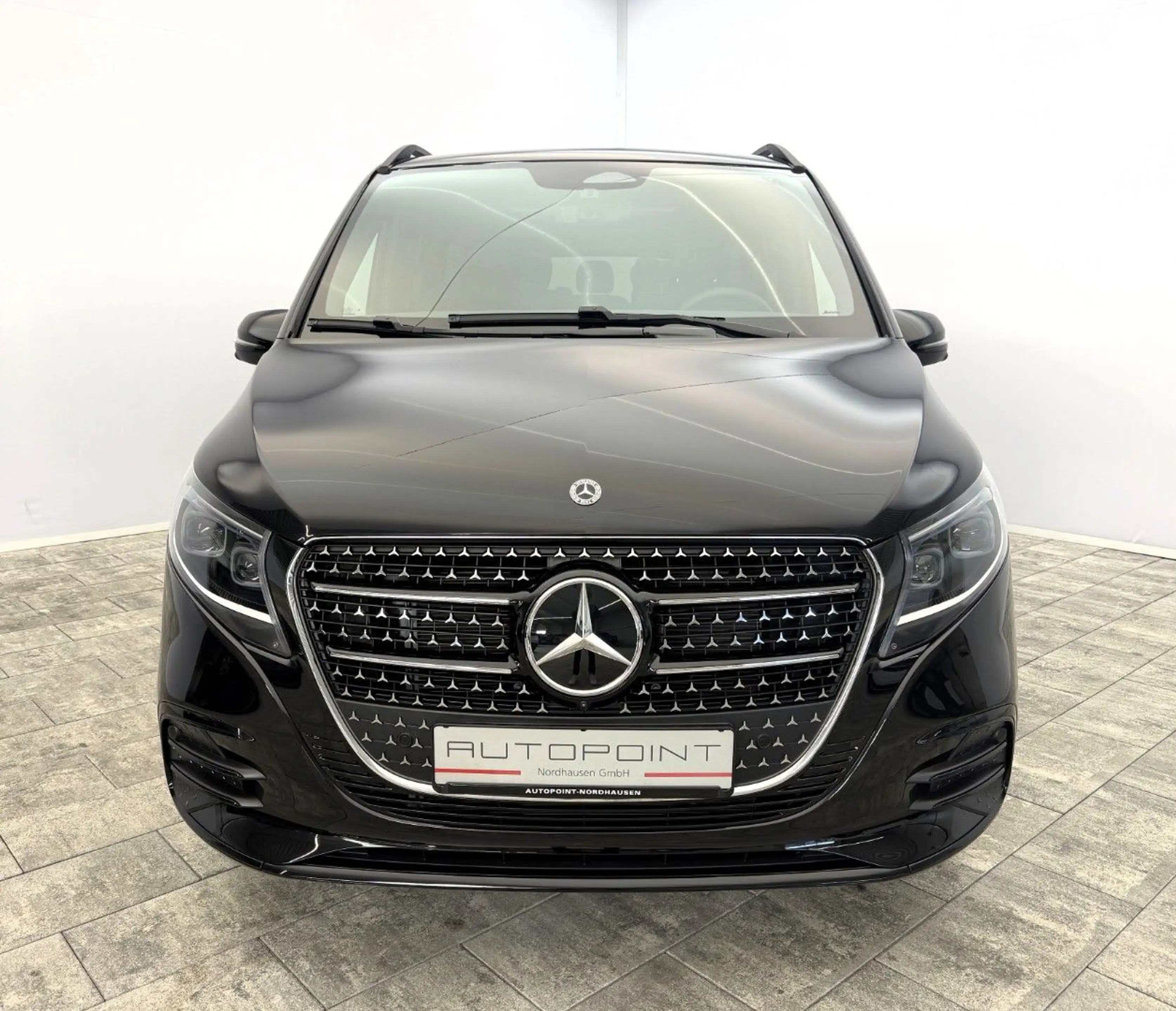 Mercedes-Benz V 300 d EXCLUSIVE AMG 4M lang VIP°AIRMATIC°2026 — photo 5