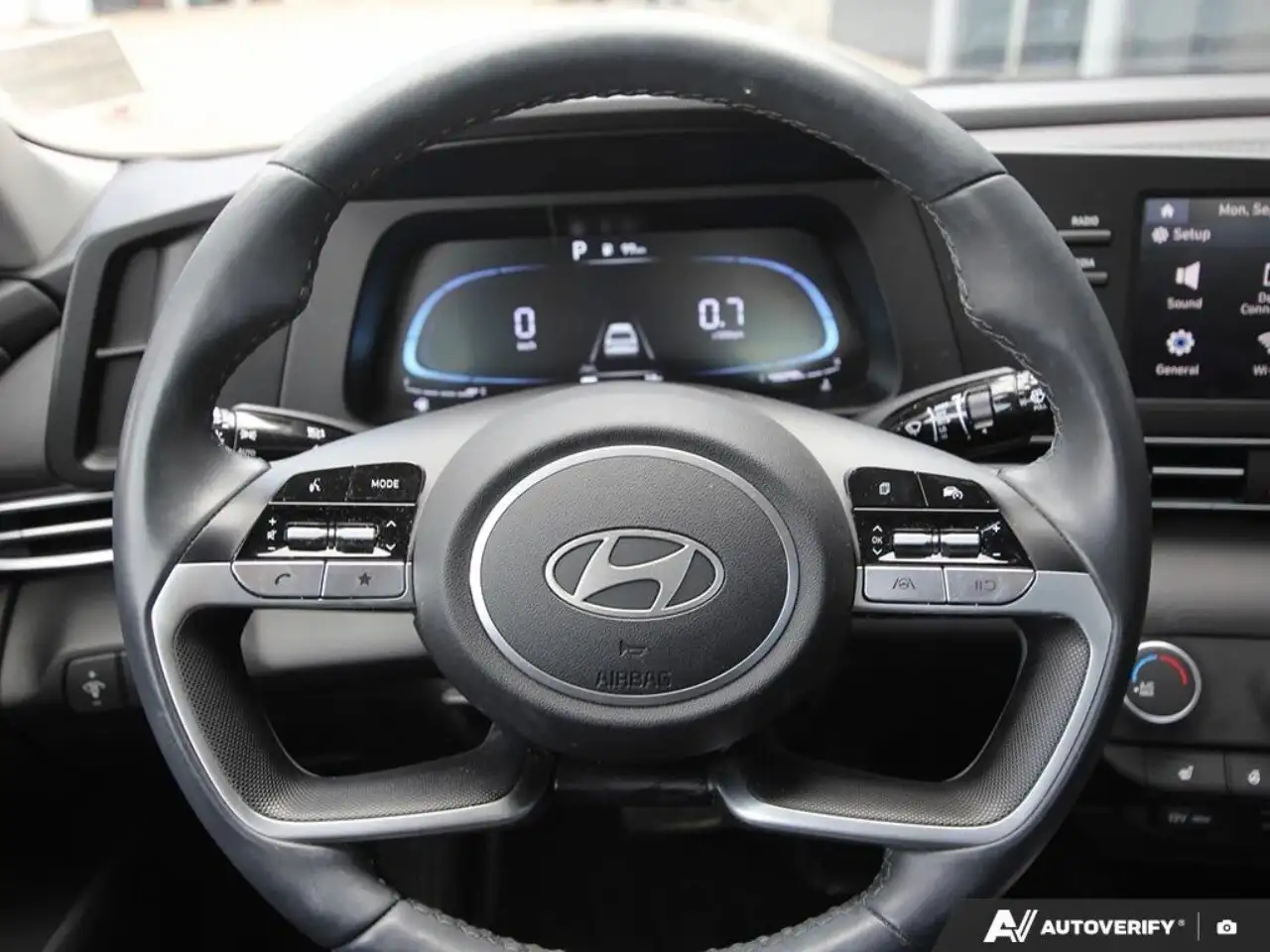 Hyundai ELANTRA снимка Hyundai ELANTRA