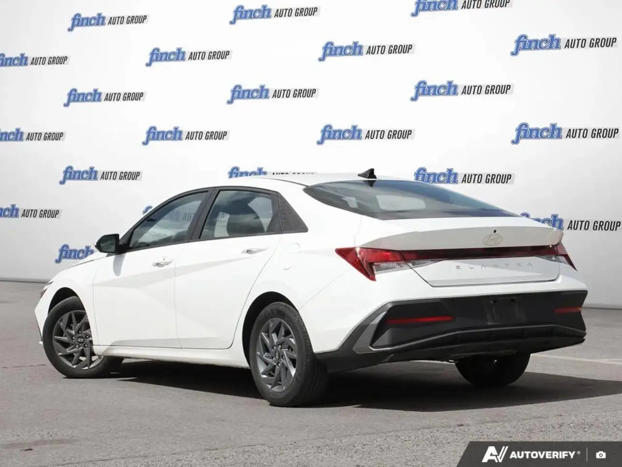 Hyundai ELANTRA снимка Hyundai ELANTRA