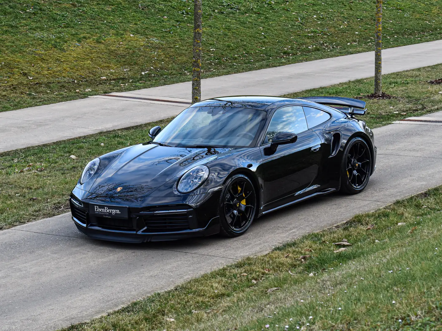 Porsche 992 911 Turbo S / Sport Design / Exclusive Manufaktur Schwarz - 1