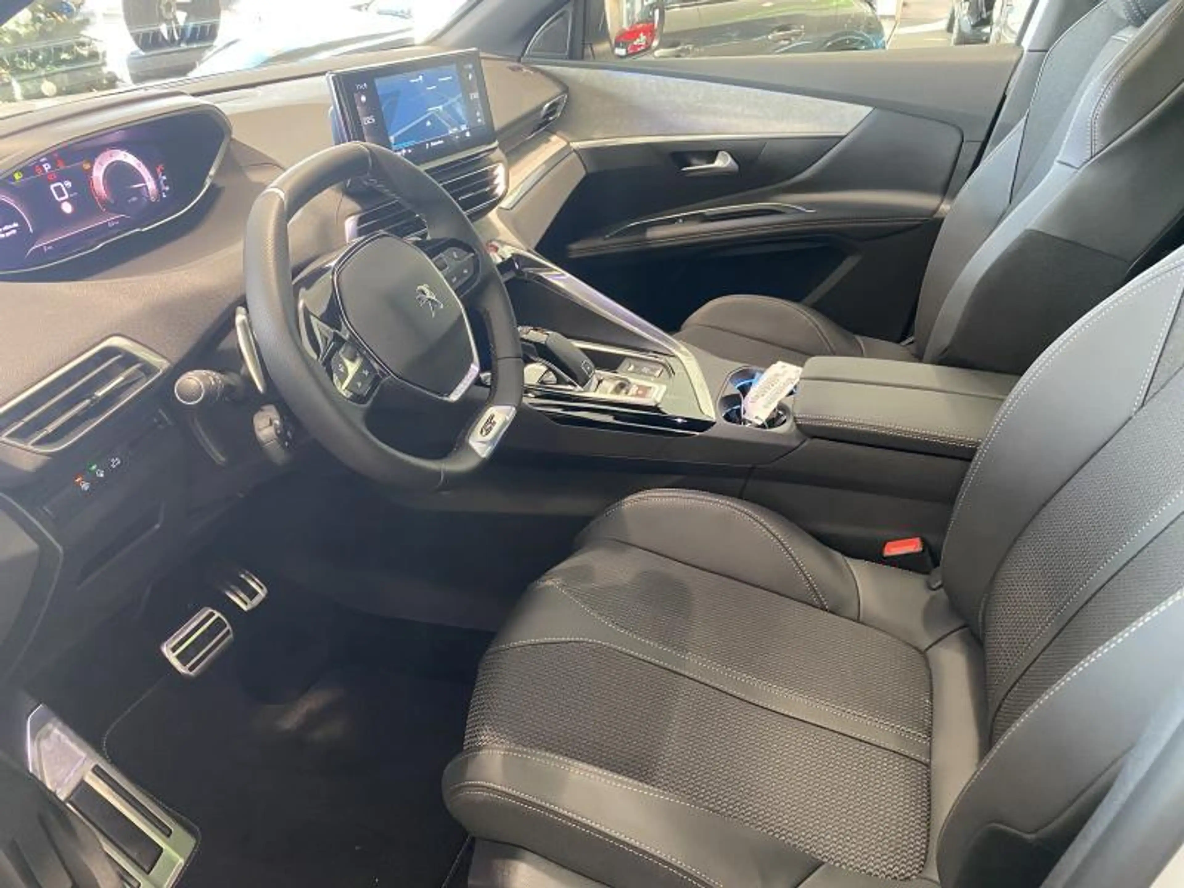 Peugeot 3008 GT — photo 8