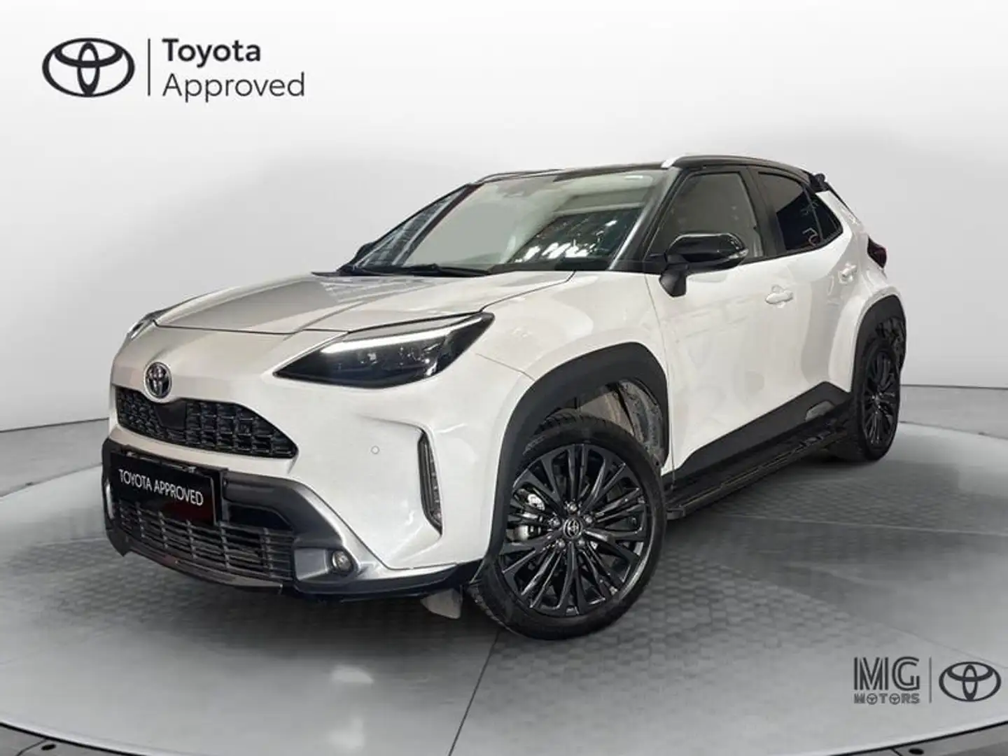Toyota Yaris Cross 1.5 Hybrid 5p. E-CVT AWD-i Adventure - 1