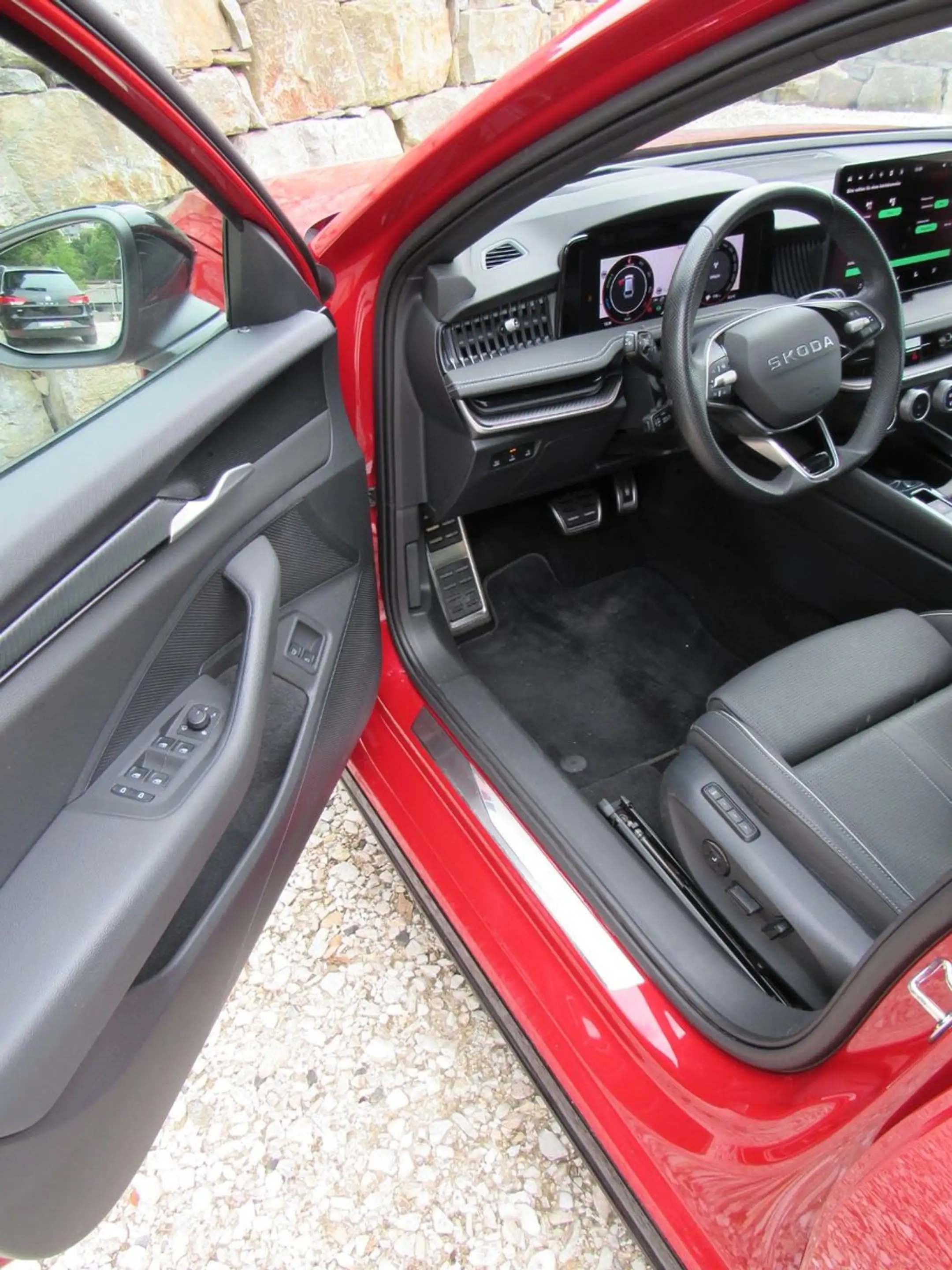 Skoda Superb Combi 1.5 TSI iV DSG Sportline AHK TRAVEL — photo 11