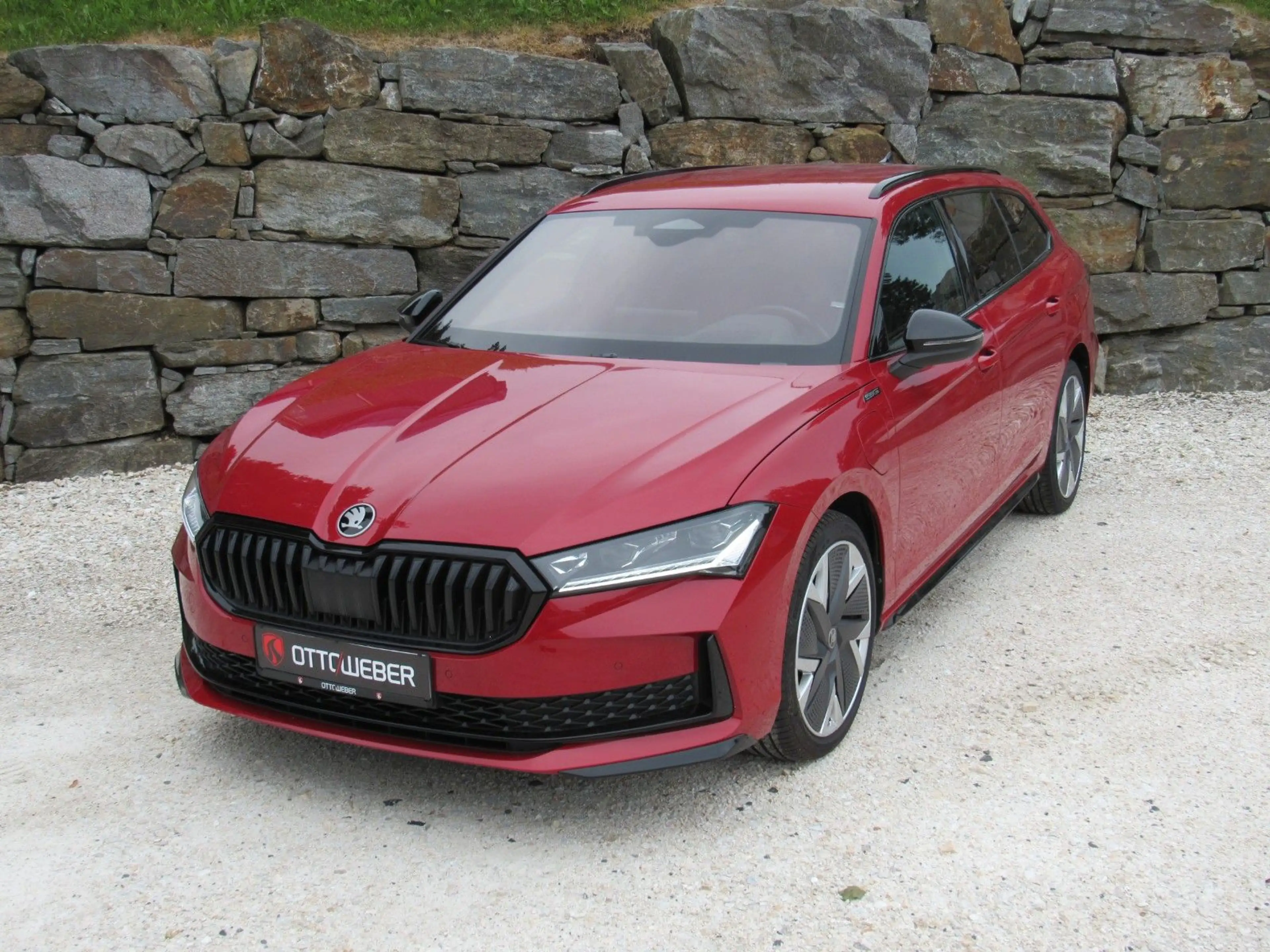Skoda Superb Combi 1.5 TSI iV DSG Sportline AHK TRAVEL