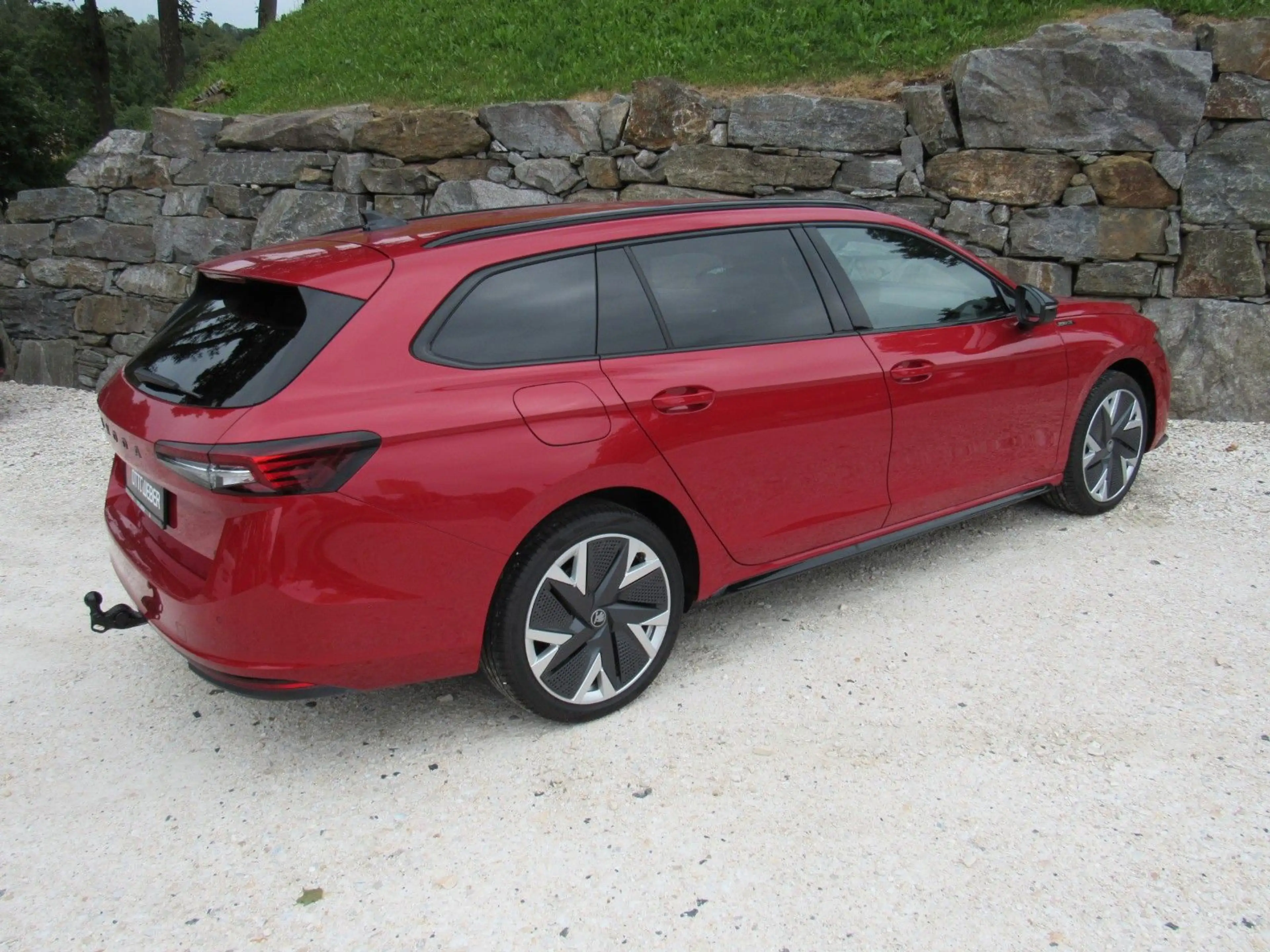 Skoda Superb Combi 1.5 TSI iV DSG Sportline AHK TRAVEL — photo 10