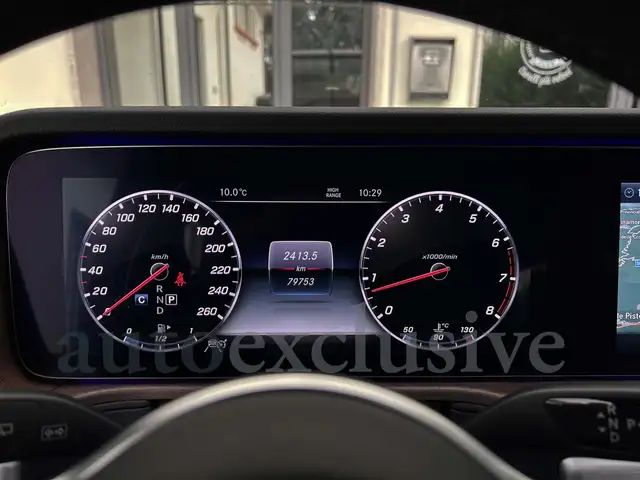 Mercedes-Benz G 500 view 10