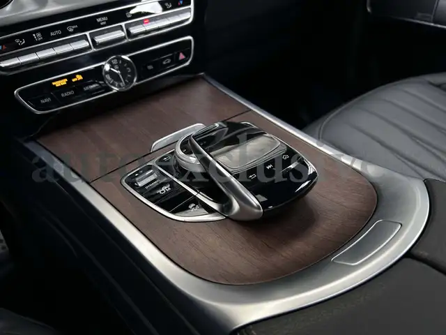 Mercedes-Benz G 500 view 11