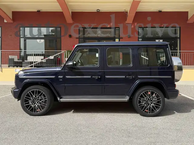 Mercedes-Benz G 500 view 2