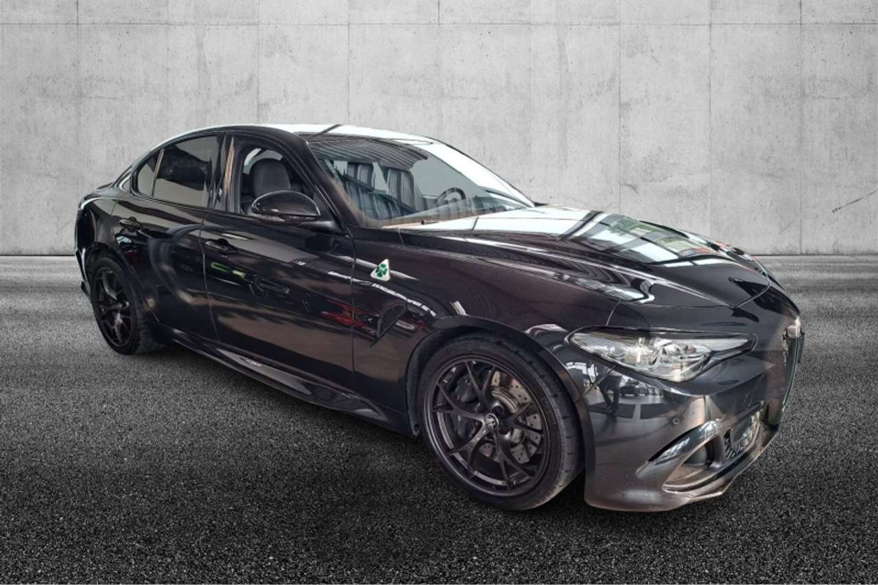Alfa Romeo Giulia 2.9 T V6 AT8 Quadrifoglio