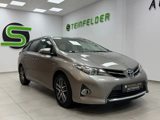Toyota Auris Hybrid KAMERA / TEMPOMAT