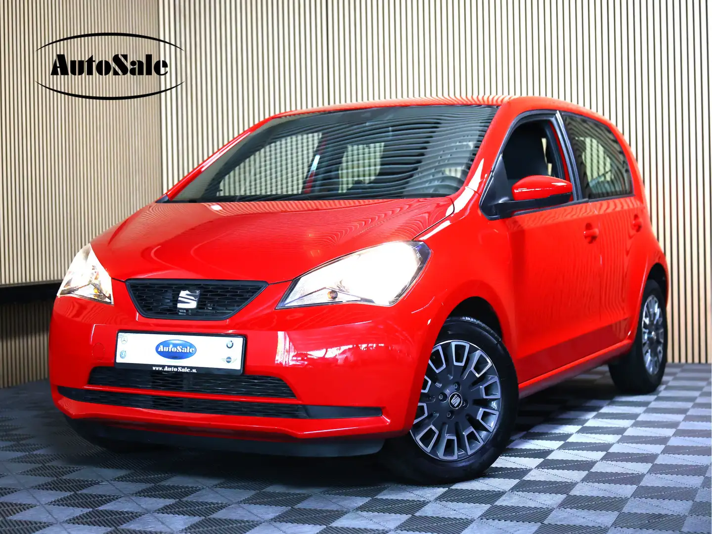 SEAT Mii Electric CLIMATRONIC 52000 k ! SOH TOP ! DAB BLUET Rot - 1