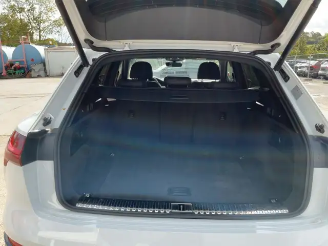 Audi Q8 E-Tron view 14