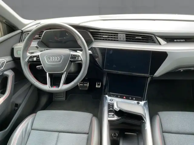 Audi Q8 E-Tron view 9