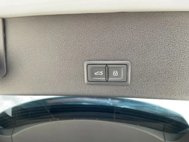 Audi Q8 E-Tron view 15