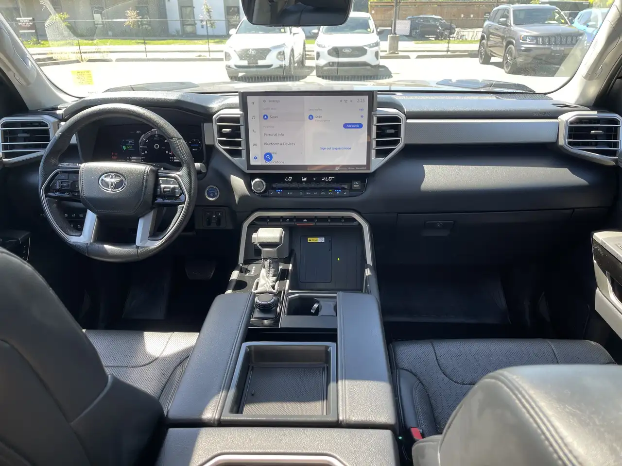 Toyota Tundra снимка Toyota Tundra