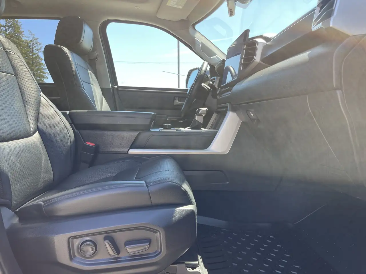 Toyota Tundra снимка Toyota Tundra