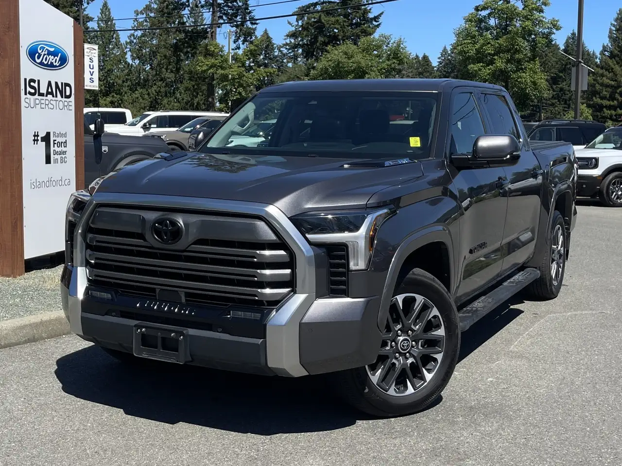 Toyota Tundra снимка Toyota Tundra