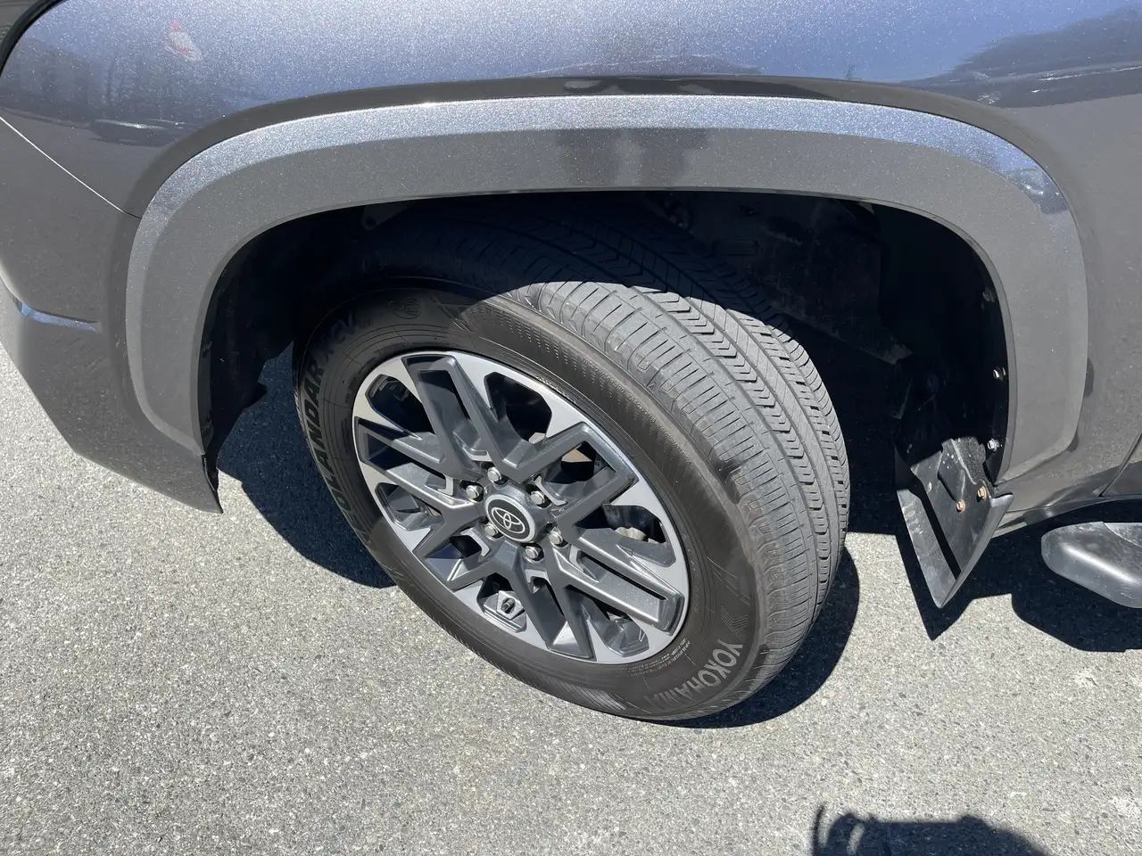 Toyota Tundra снимка Toyota Tundra