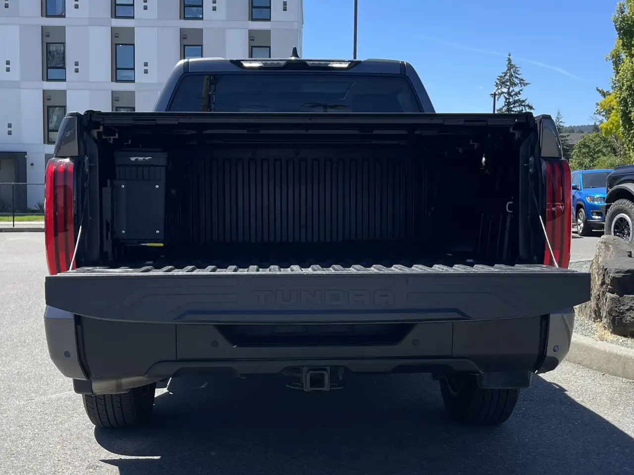Toyota Tundra снимка Toyota Tundra
