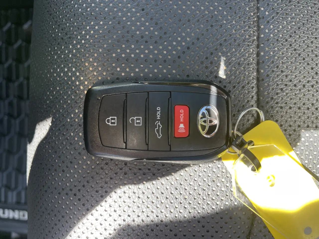 Toyota Tundra снимка Toyota Tundra