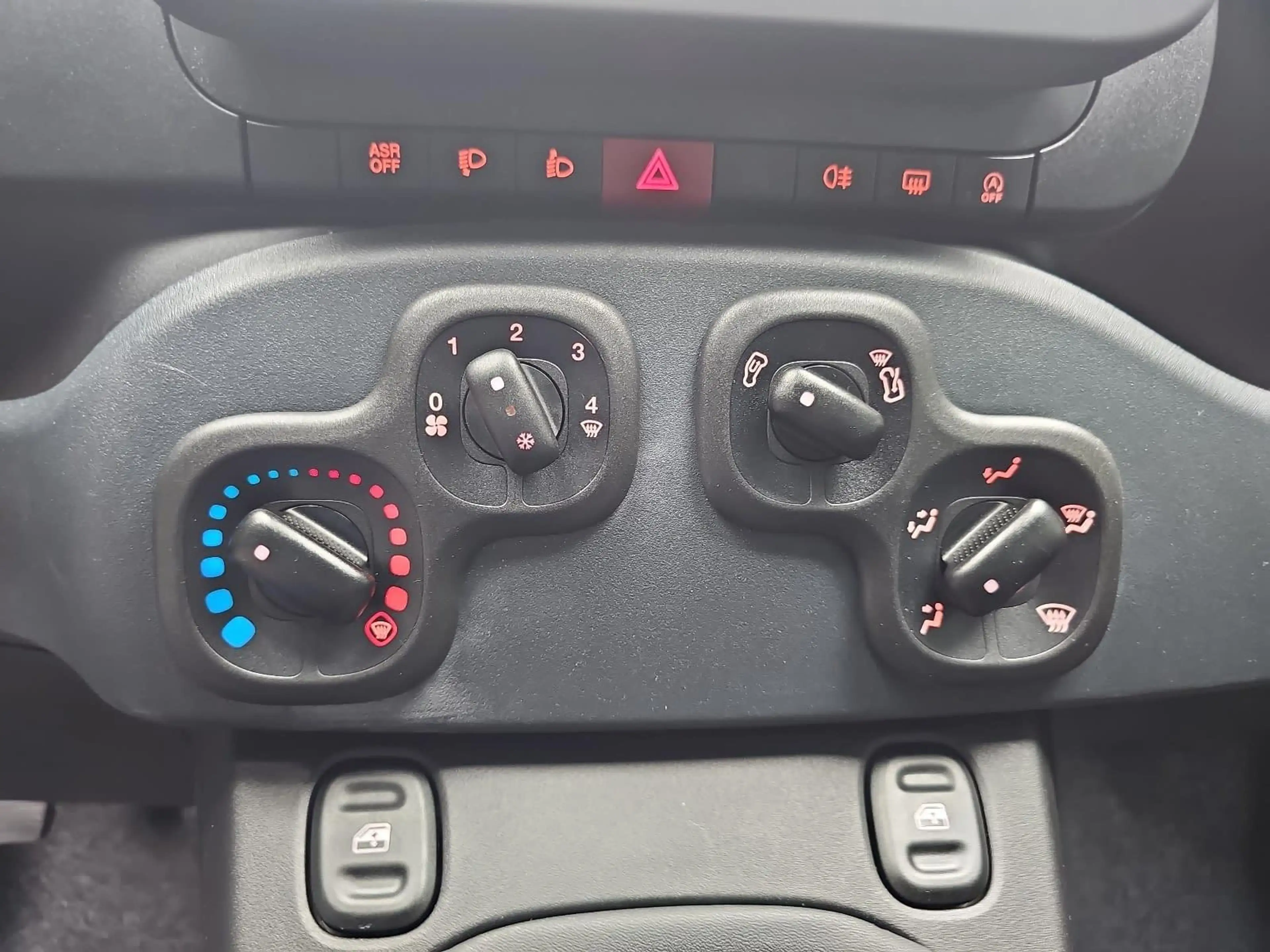 Fiat Panda PANDA PANDINA 1.0 GSE HYBRID ICON MJ26 — photo 12