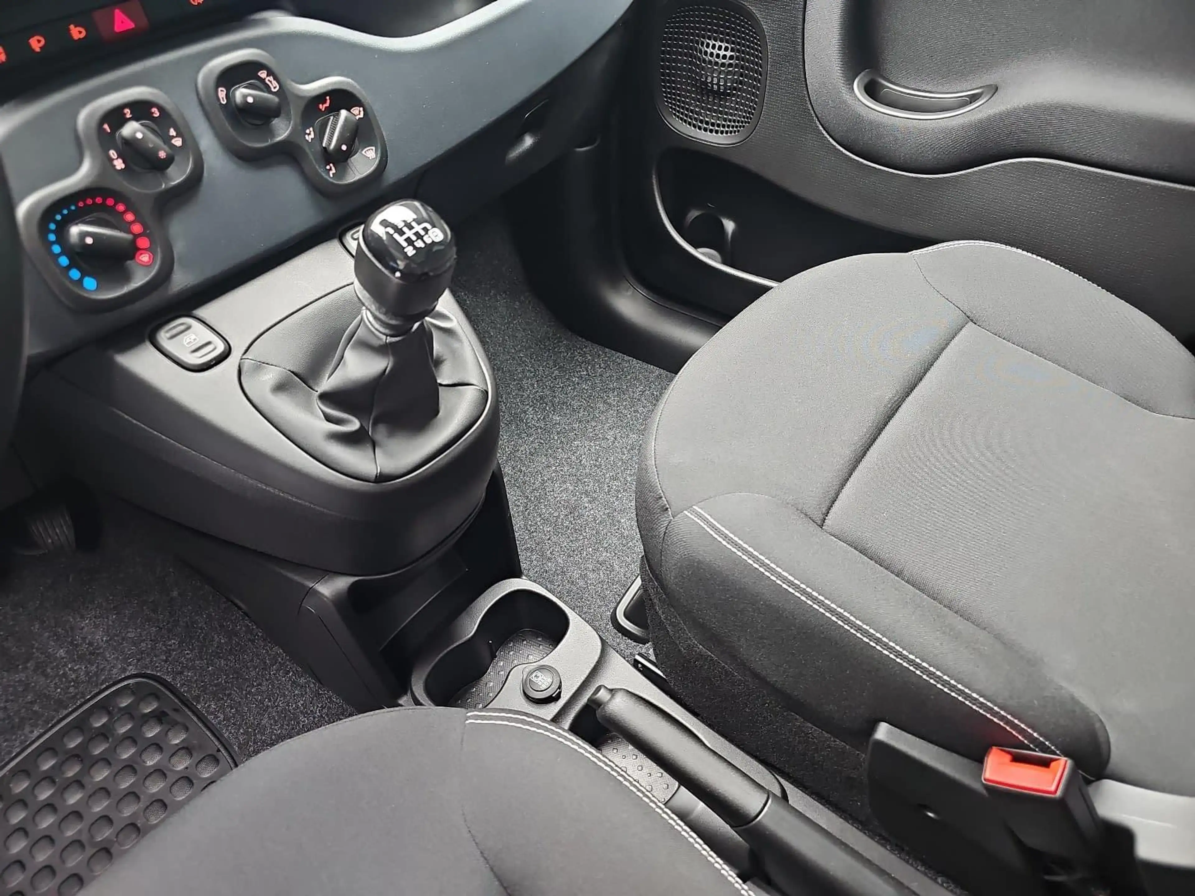 Fiat Panda PANDA PANDINA 1.0 GSE HYBRID ICON MJ26 — photo 13