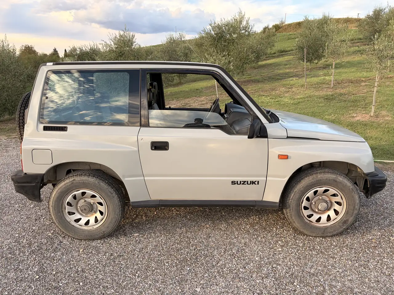 Suzuki Vitara 3p 1.6 Benzina 16 Valvole JLX P.Pack, foto 2