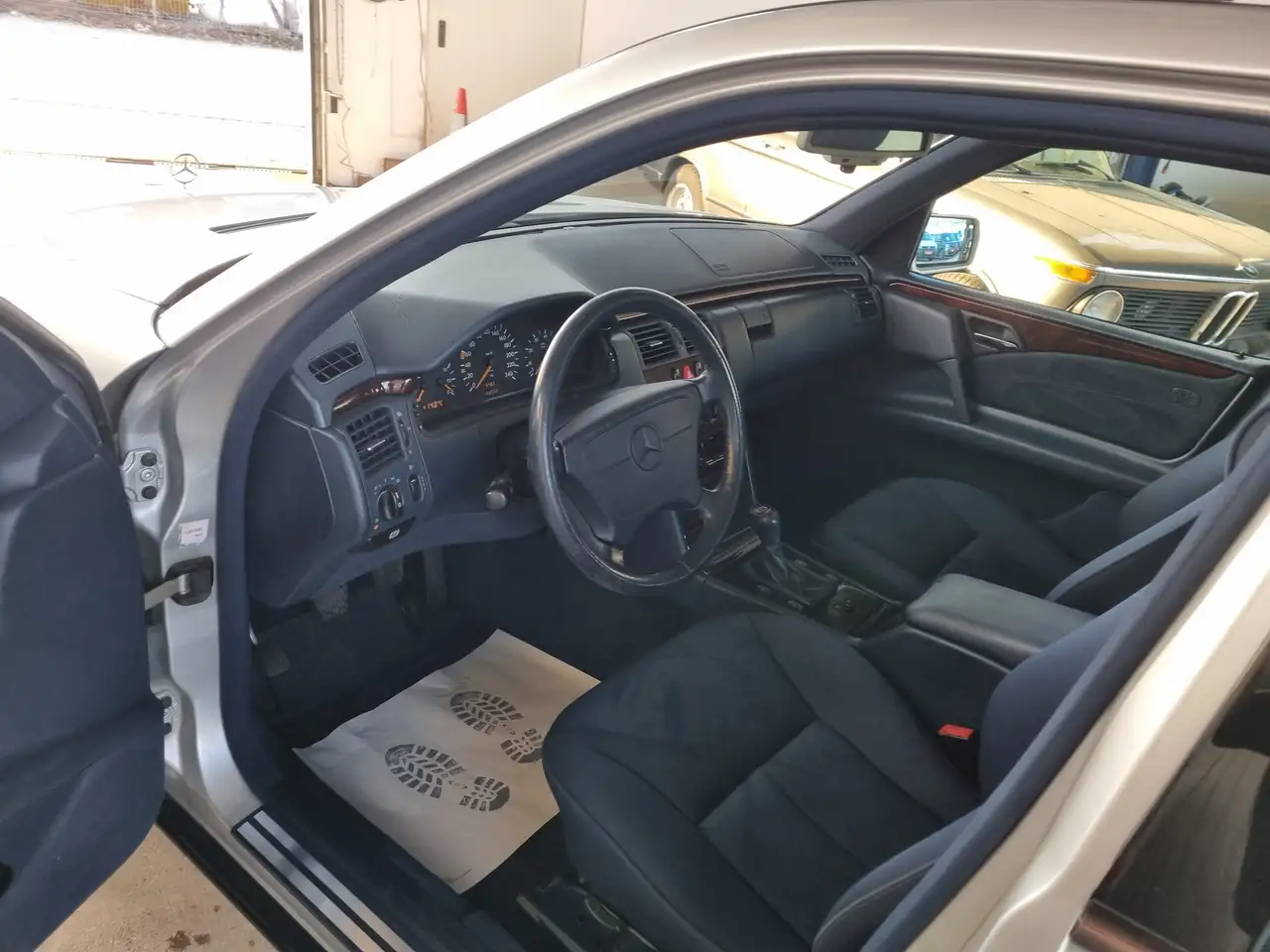 Mercedes-Benz E 200 E200 Elegance - Traumzustand!, foto 12
