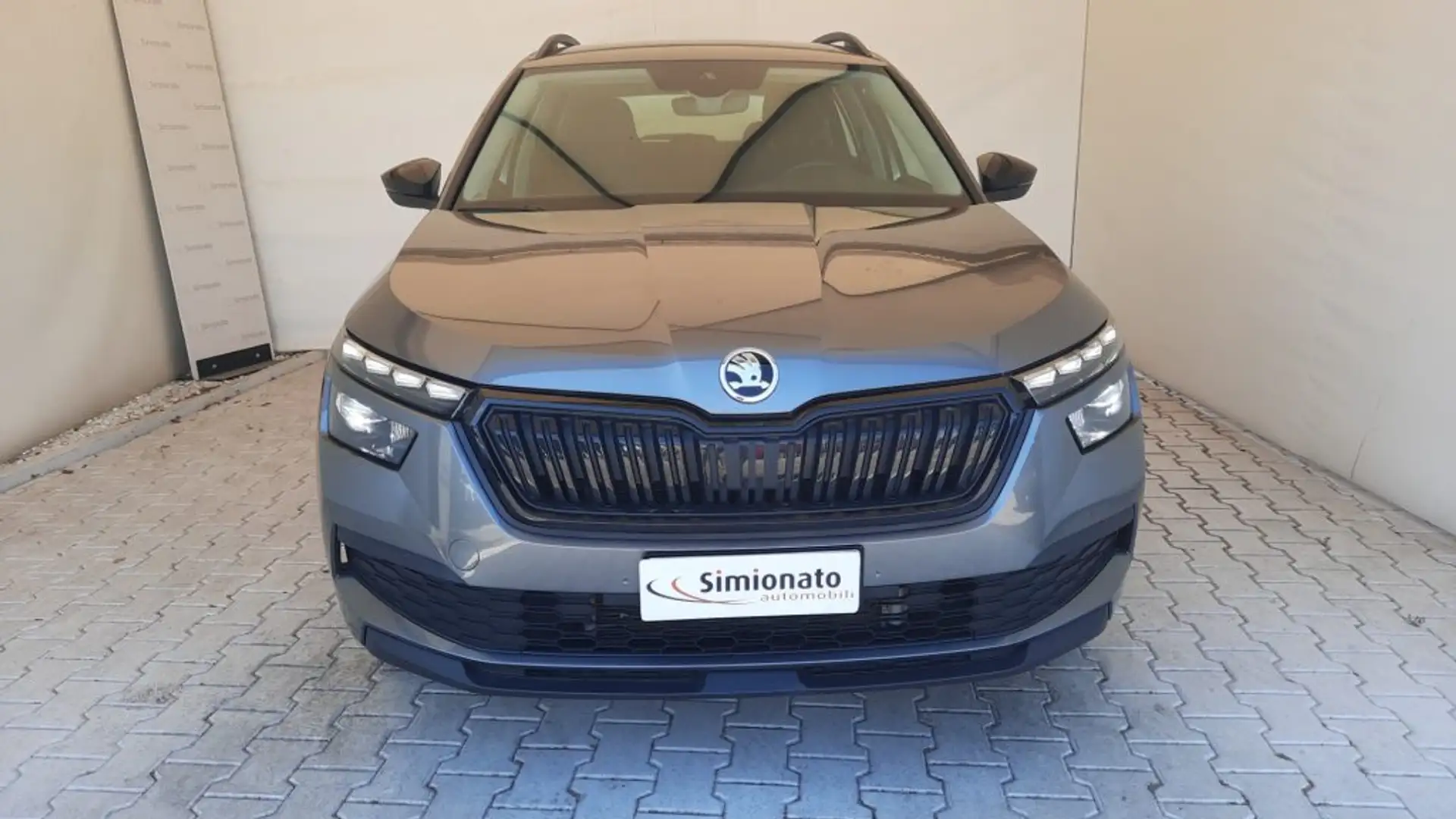 Skoda Kamiq 1.0 TSI 110 CV DSG Style Grigio - 2